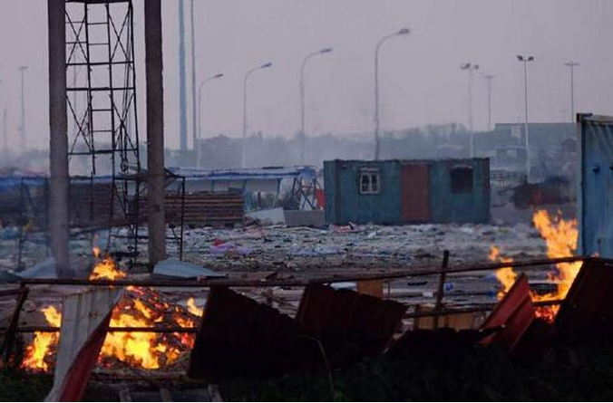 天津?；穫}(cāng)庫爆炸現(xiàn)場(chǎng)