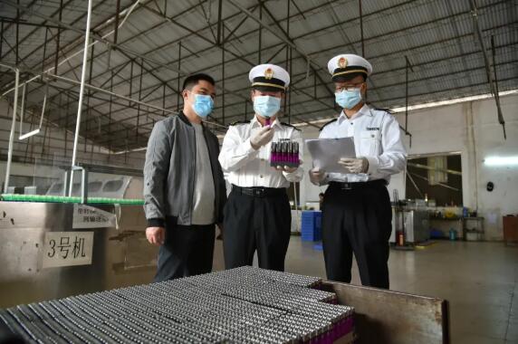 <a href='http://www.ohtmd.com' title='危險(xiǎn)品運(yùn)輸' >危險(xiǎn)品運(yùn)輸</a>