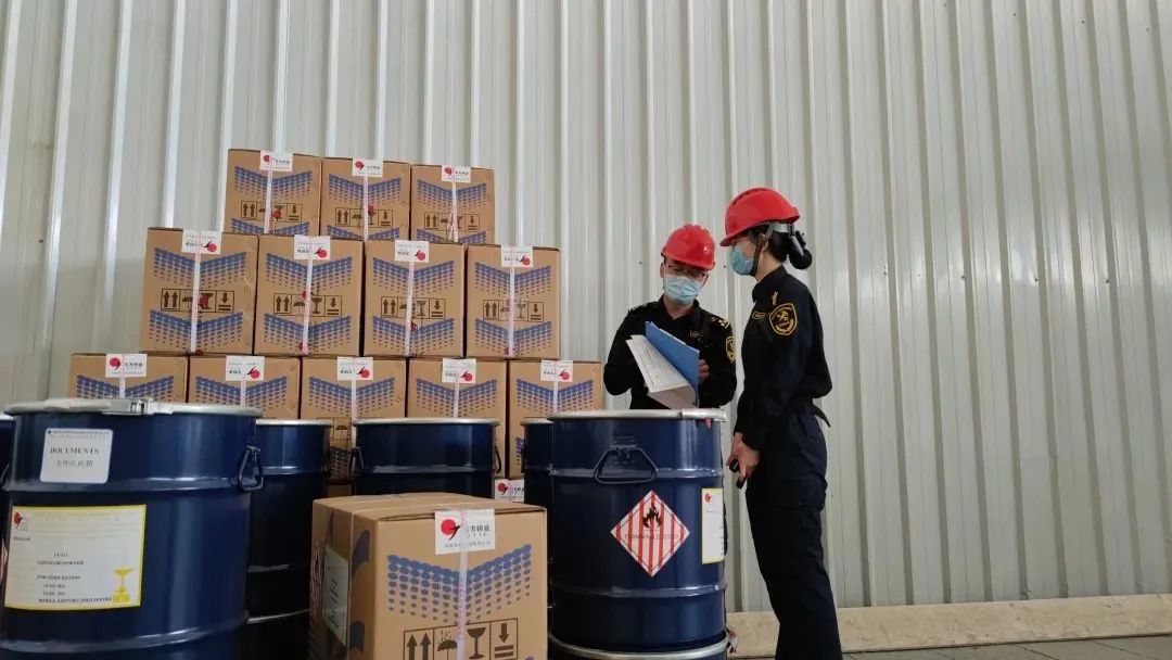 中港<a href='http://www.ohtmd.com' title='危險品海運' >危險品海運</a>